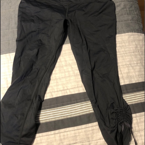 Roxy Capri - Picture 7 of 8